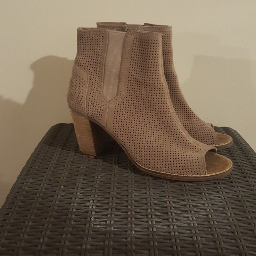 A pair of TOM'S MAJORCA BOOTIE.